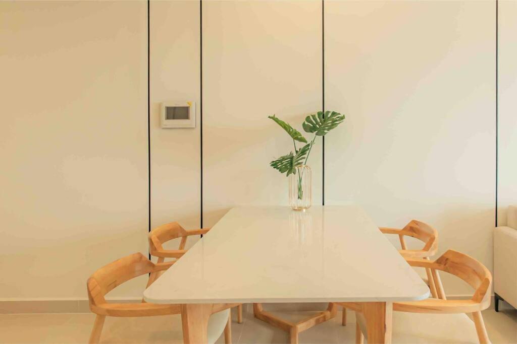9Trip Stay In Soho Residence - 3 Bedrooms Apartment In District 1, Next To Bui Vien Walking Street - Free Saigon Nightlife Walking Tour Hô Chi Minh-Ville Extérieur photo